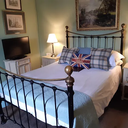 Holywell House-3